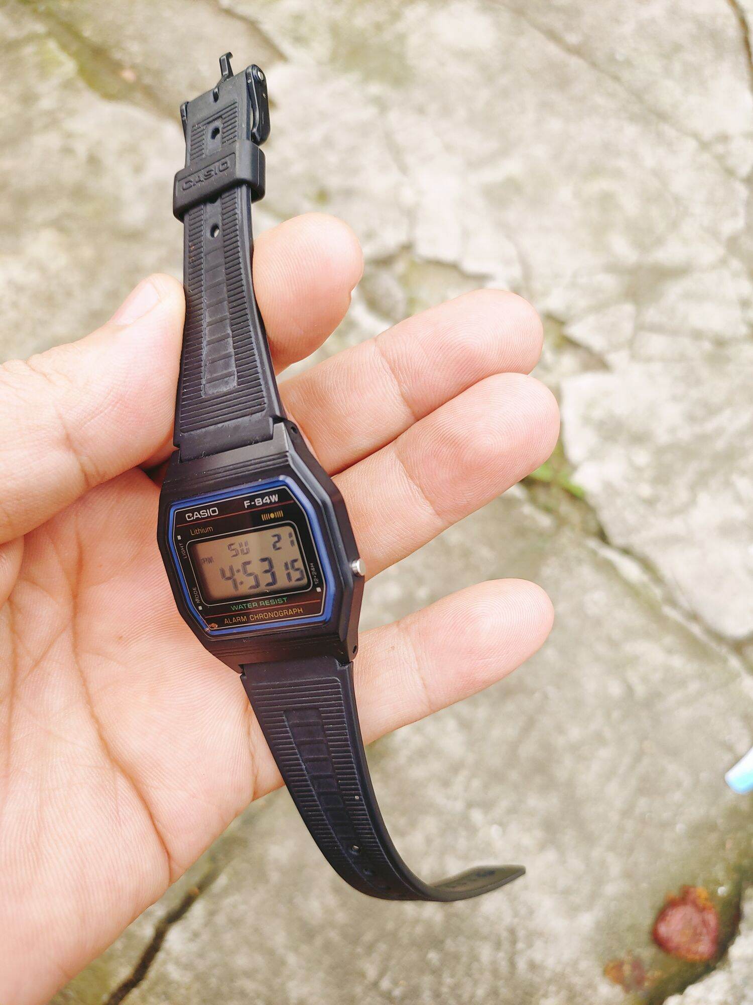 Đồng hồ casio (like new), size q, hình thức đẹp 98%