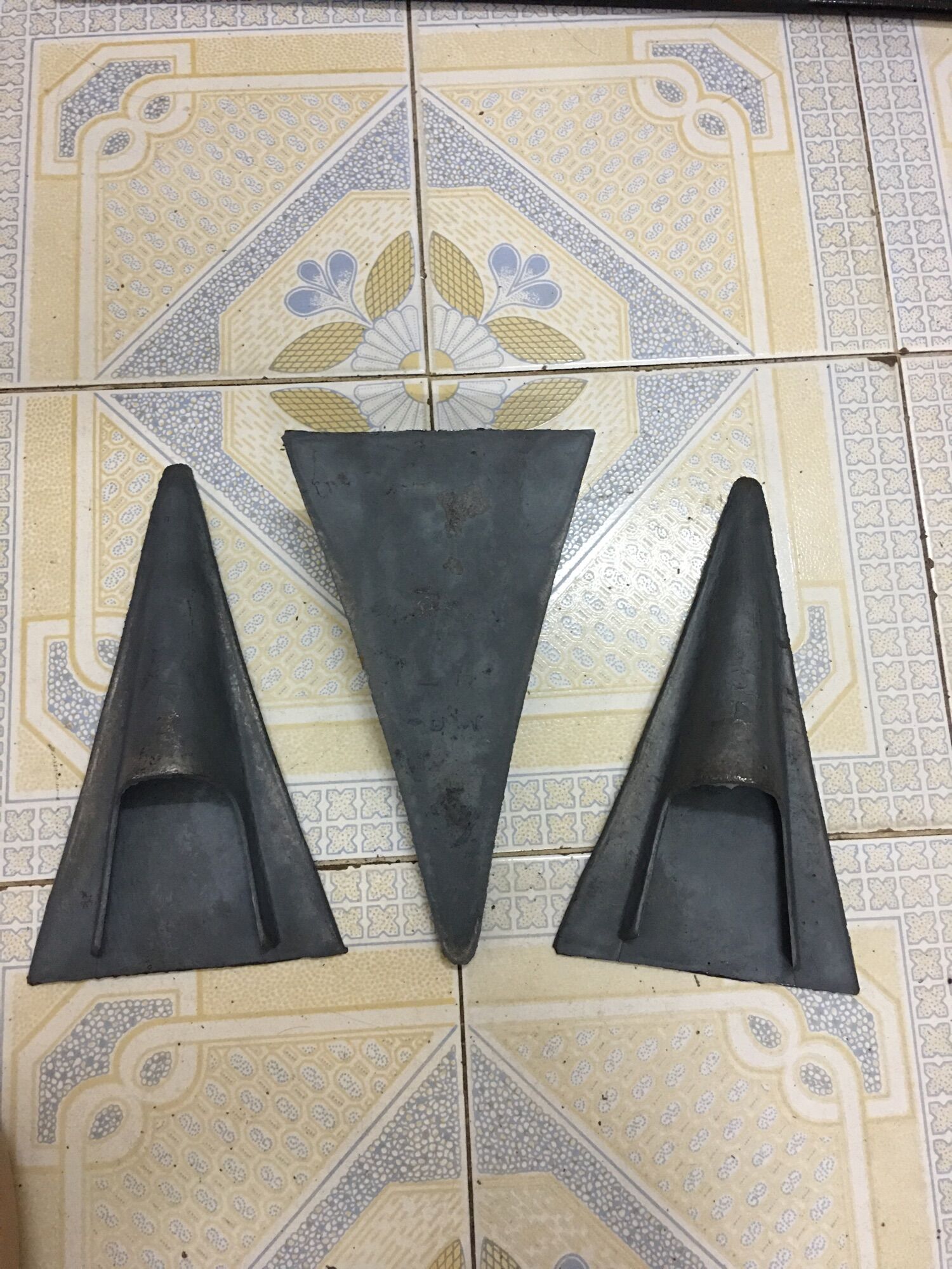 LƯỠI CẦY ĐỒI  CHÂU BÒ BẰNG GANG