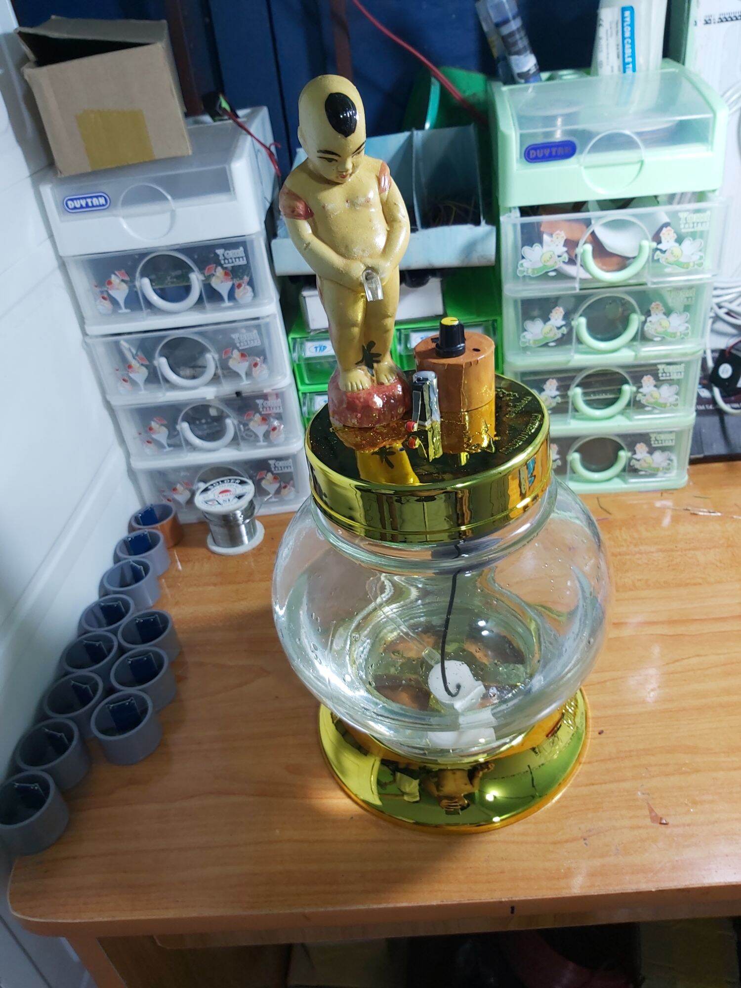 Bình rót ruou chú tiểu 2.7l thủy tinh