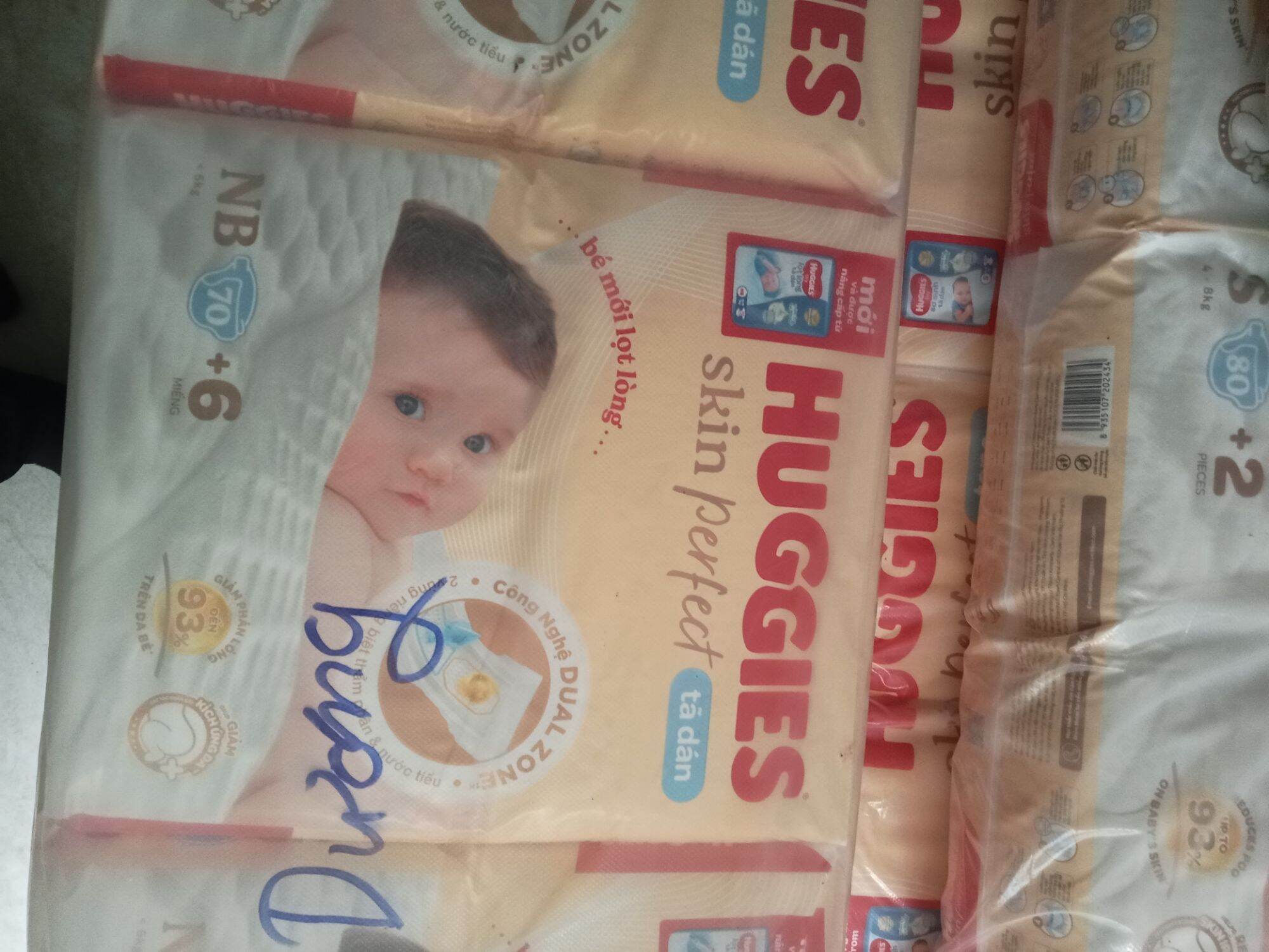 Tã dán Huggies skin perfect mới S80+ miếng