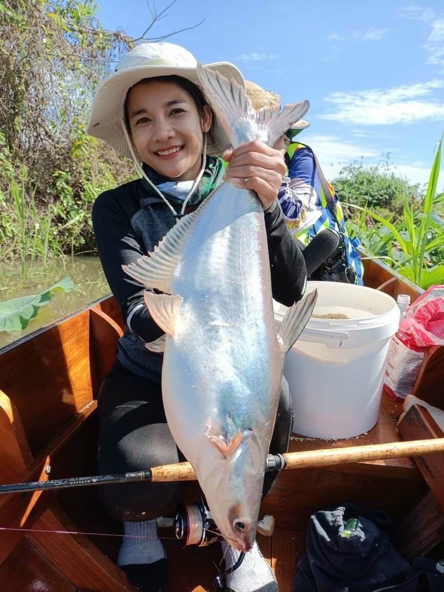 TINH MÙI CÂU CÁ BƠ SỮA THE ONE