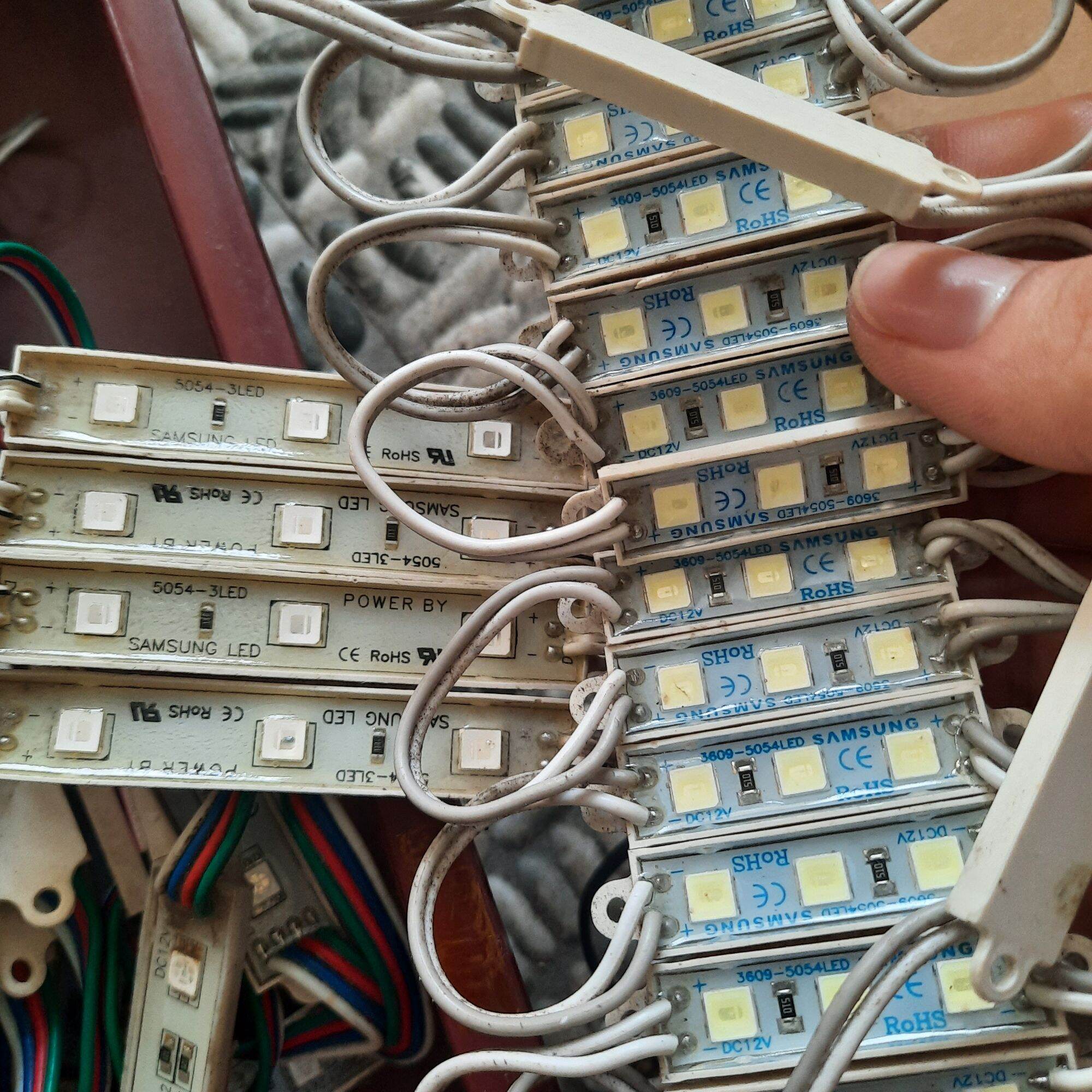 7 đèn led hắt 3 bóng đỏ 12v các loại (cũ)