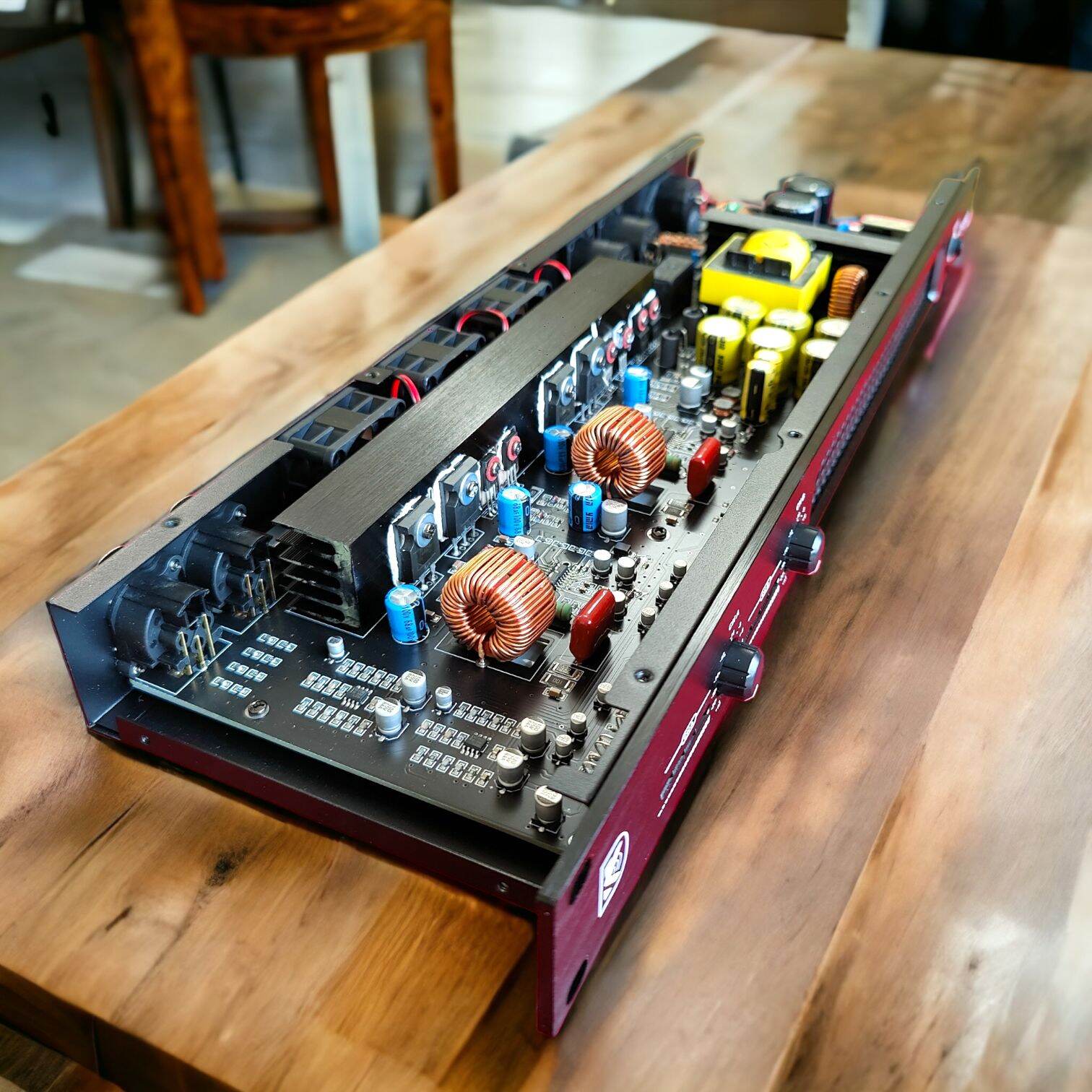Đẩy 2 kênh Nguồn Xung Class D chính hãng DKAudio