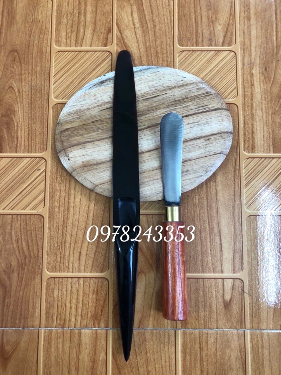 Dao lấy cùi dừa làm mứt bằng nhíp xe