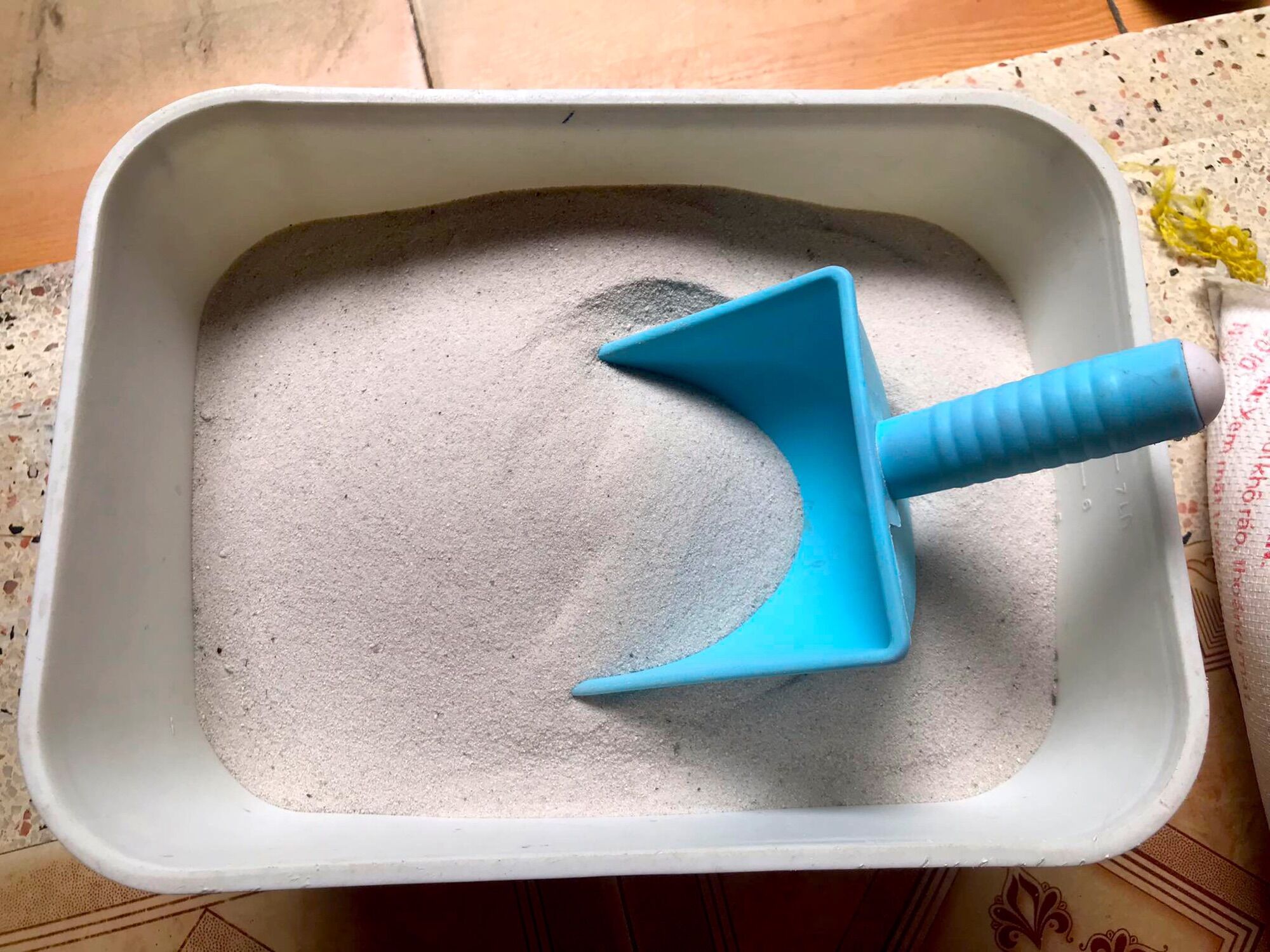 Cát trắng lót nền (trang trí bể cá)