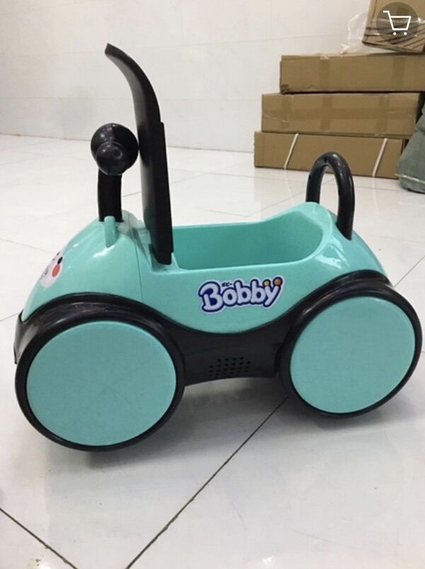 Xe chòi chân hàng km Bobby