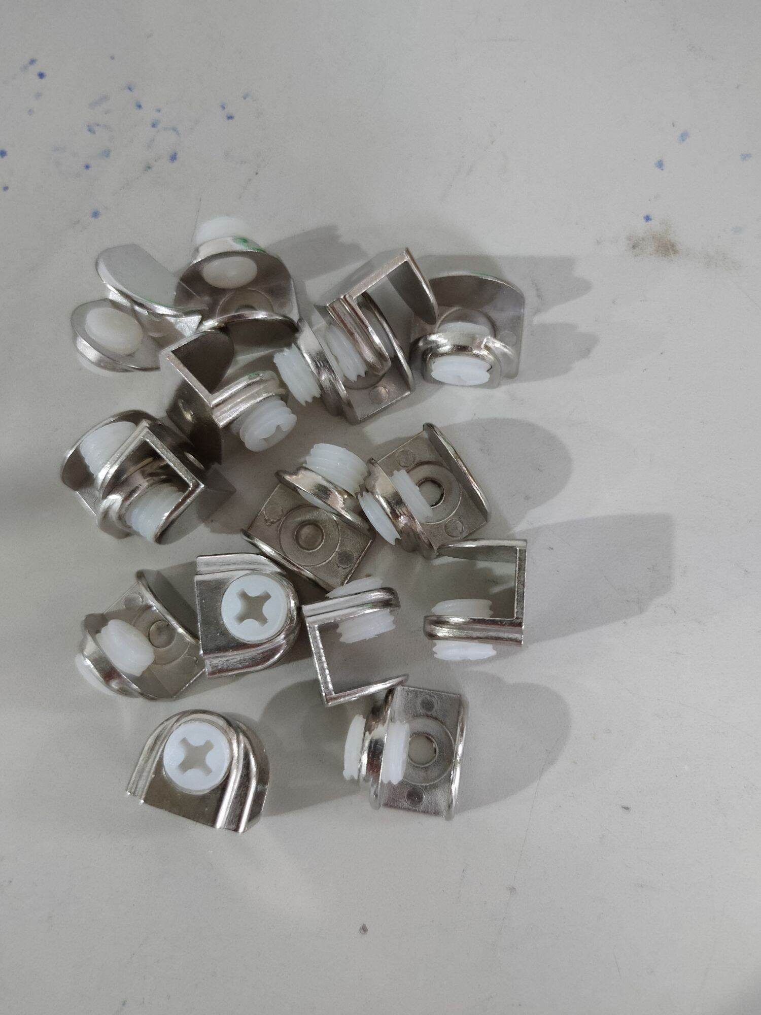 Kẹp kính bán nguyệt nhỏ