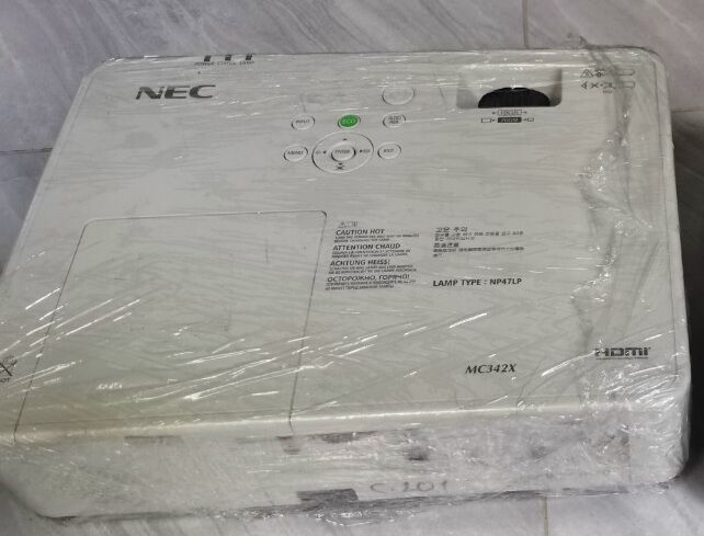 Máy chiếu nec mc342x mới 95% giá rẻ