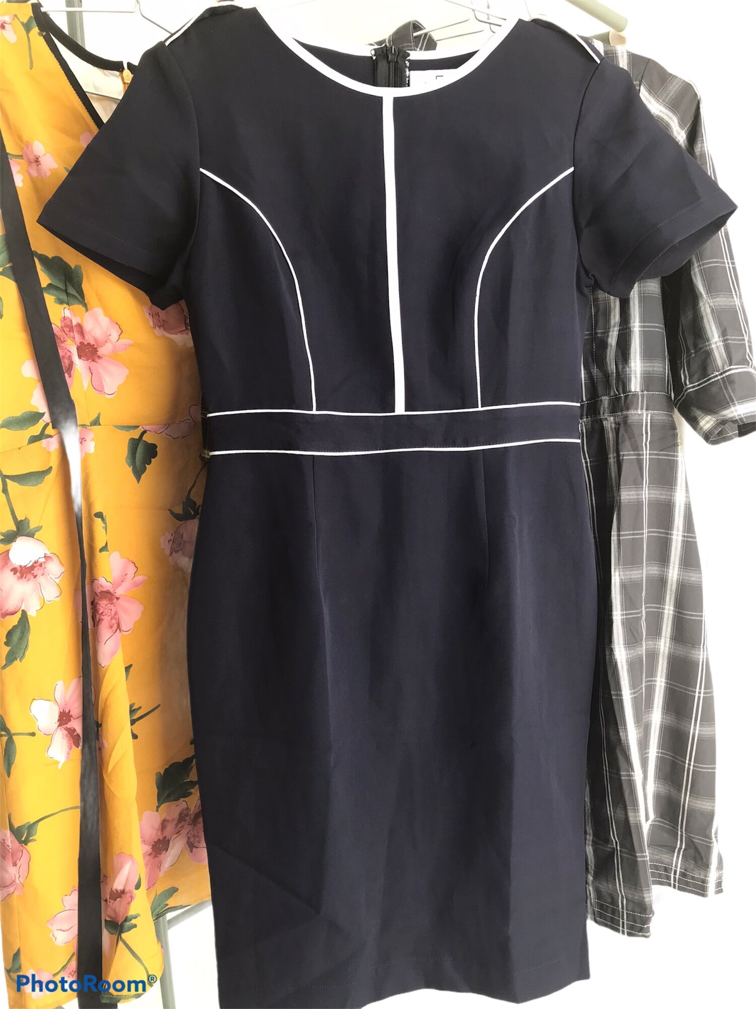 Đầm kiểu nữ kẻ sọc trắng size S
