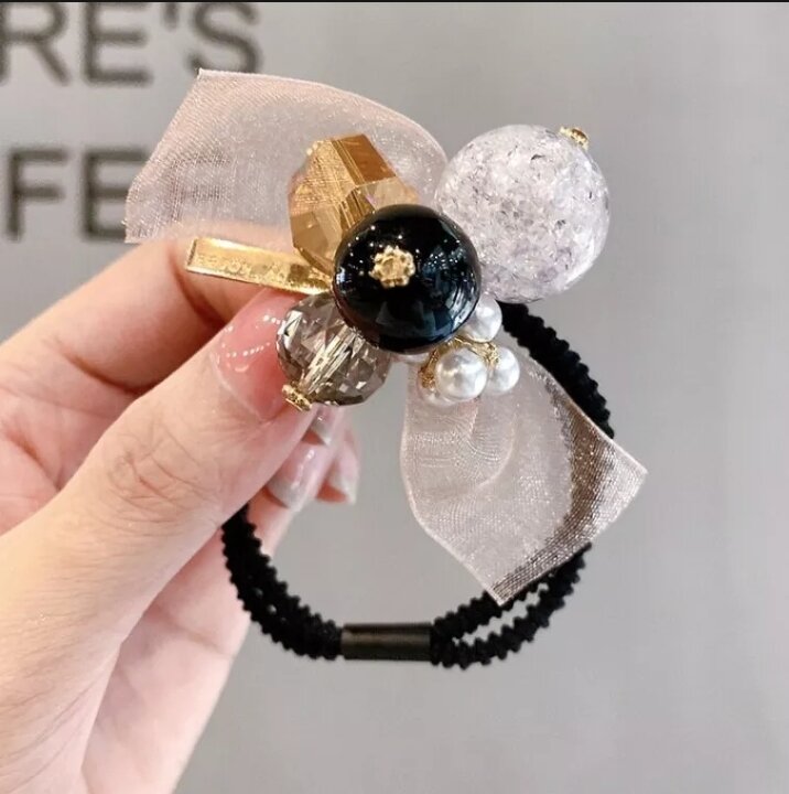 Cột tóc đính đá pha lê sang trọng phong cách Hàn Quốc