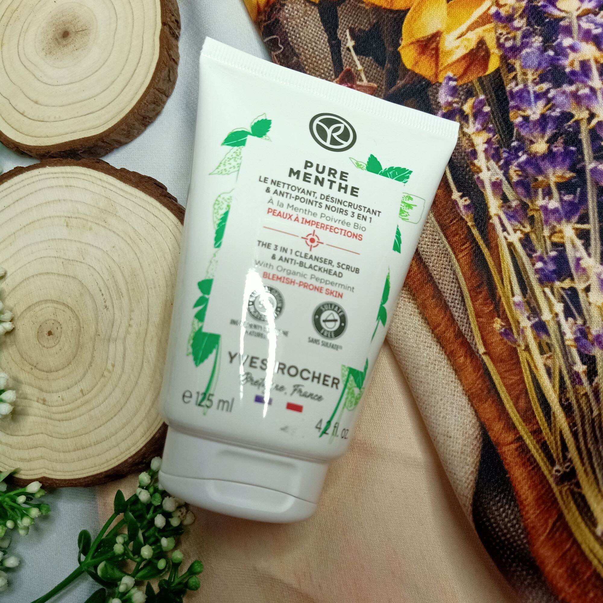 Sữa rửa mặt dạng hạt 3 in 1 pure vegetal cho da mụn Yves Rocher Pháp chính hãng