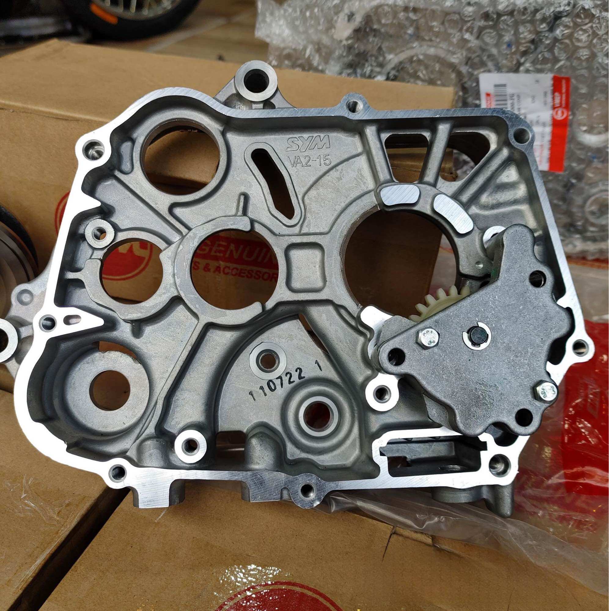 Lốc bơm nhớt rời 110 SYM ( lốc + bơm)