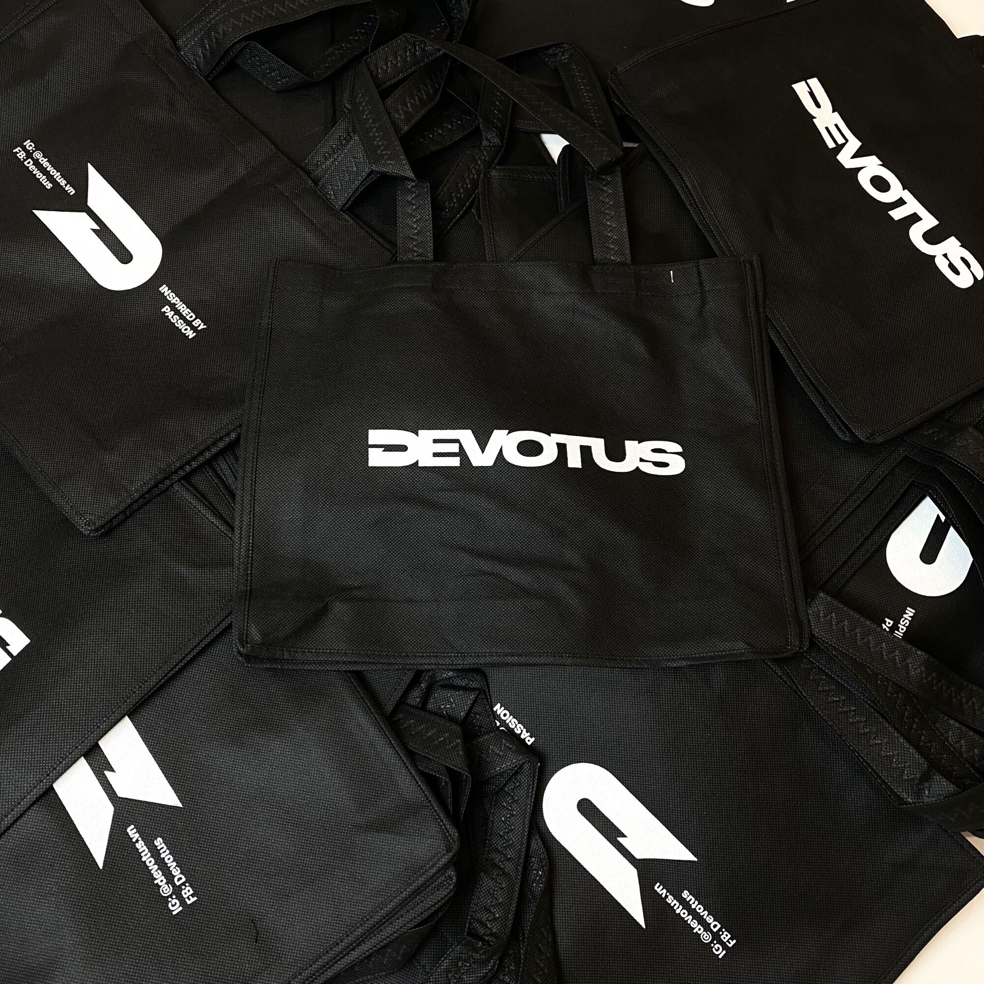 Túi vải không dệt Local Brand Unisex Devotus