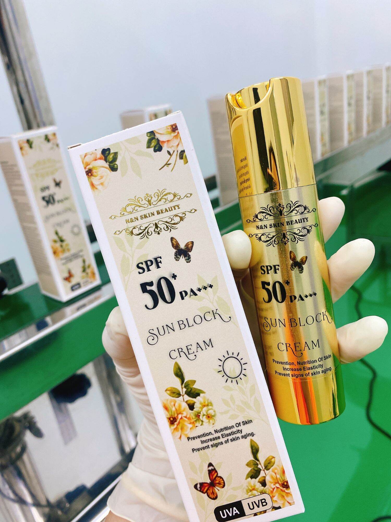 Kem chống nắng cấp ẩm bổ sung collagen