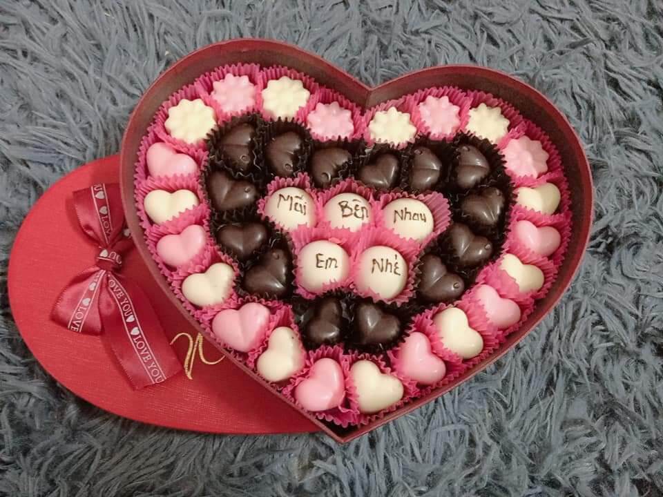 Hộp socola VALENTINE theo yêu cầu ( kèm thiệp)