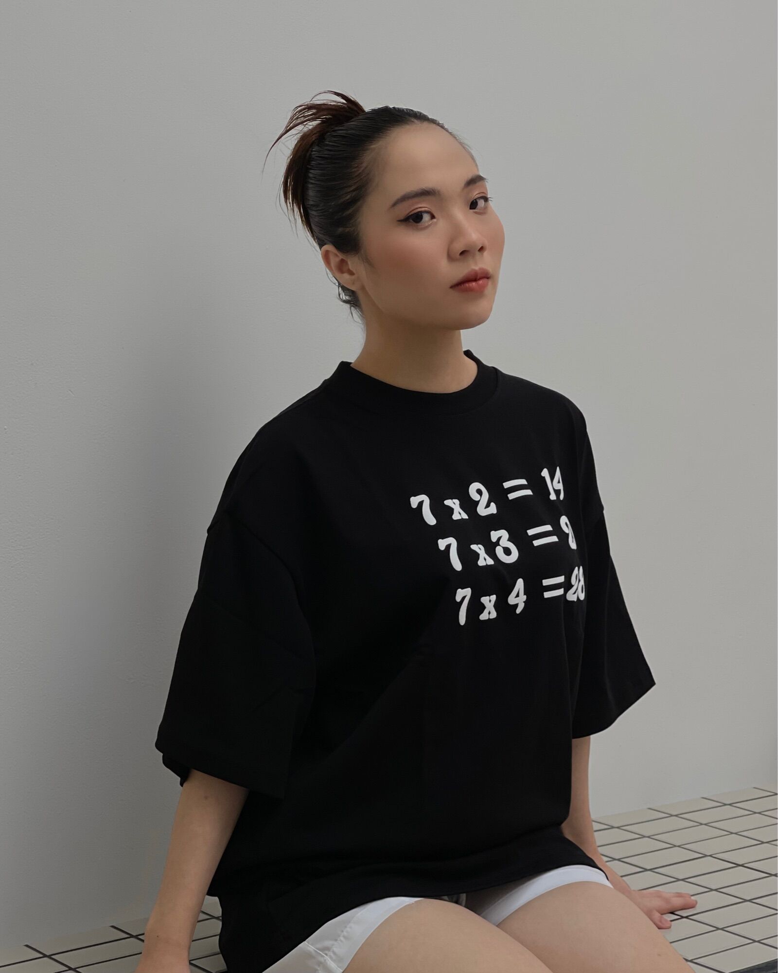 Combo áo thun Cotton và quần short dù Poly trắng