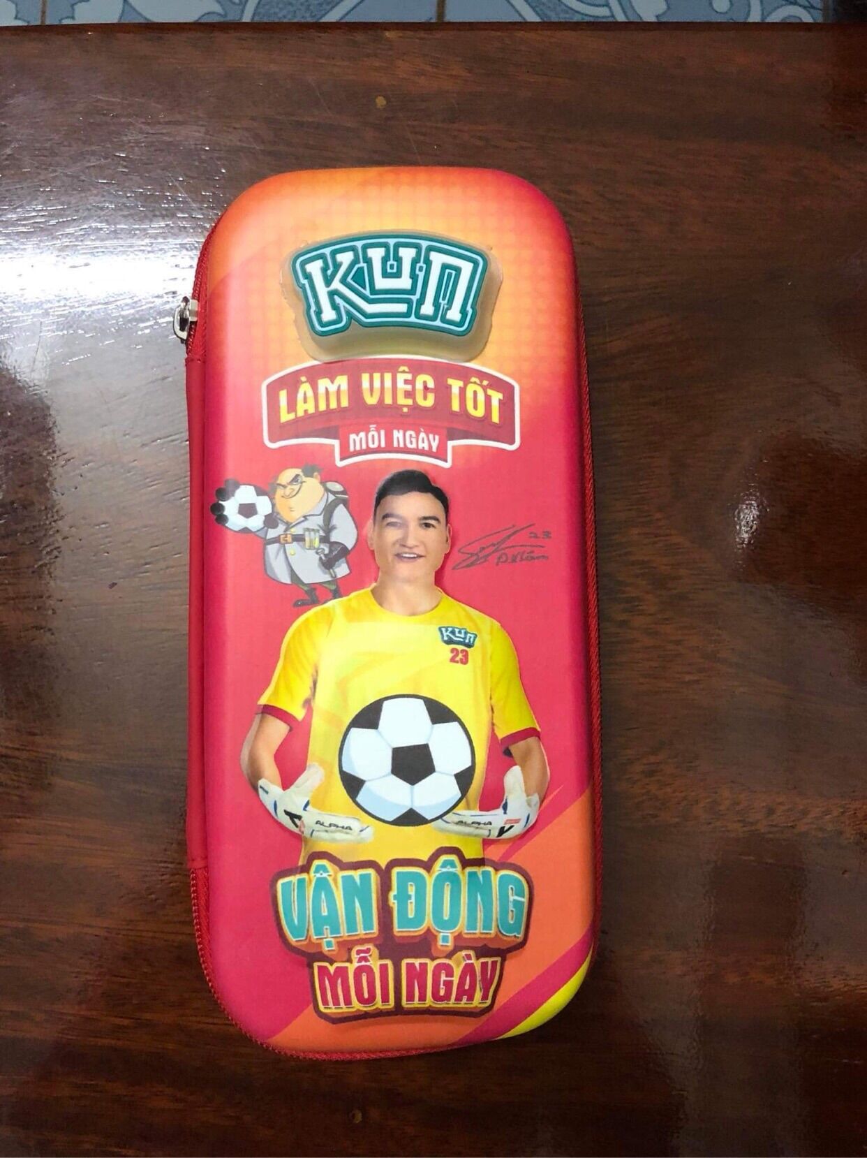 Bộ đồ dùng học tập Kun