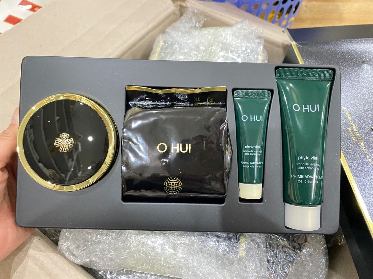 SÉT PHẤN NƯỚC OHUI ĐEN MẪU MỚI NHẤT  SIÊU ĐẸP
