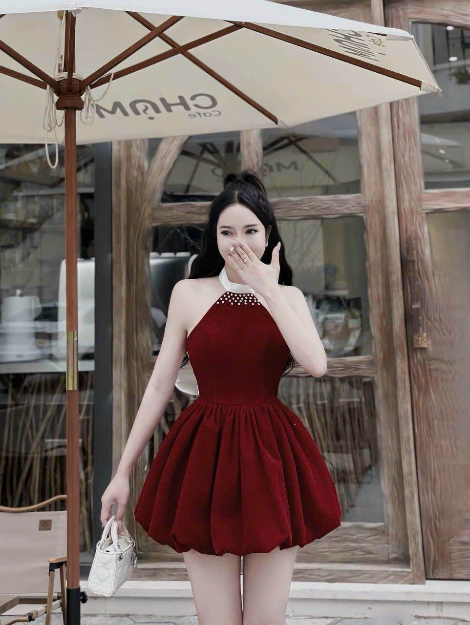 ĐẦM NHUNG BÍ CỔ YẾM ĐÍNH CƯỜM CỘT NƠ SAU - ( freesize dưới 55kg )