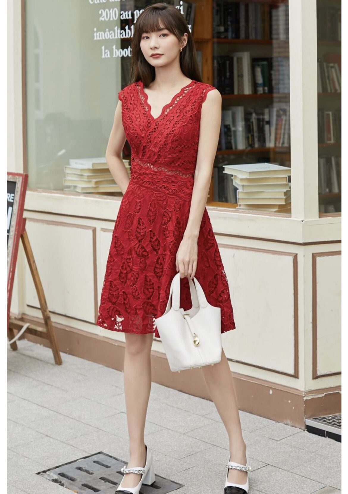 Vero moda váy ren không tay cổ V màu đỏ new tem tag