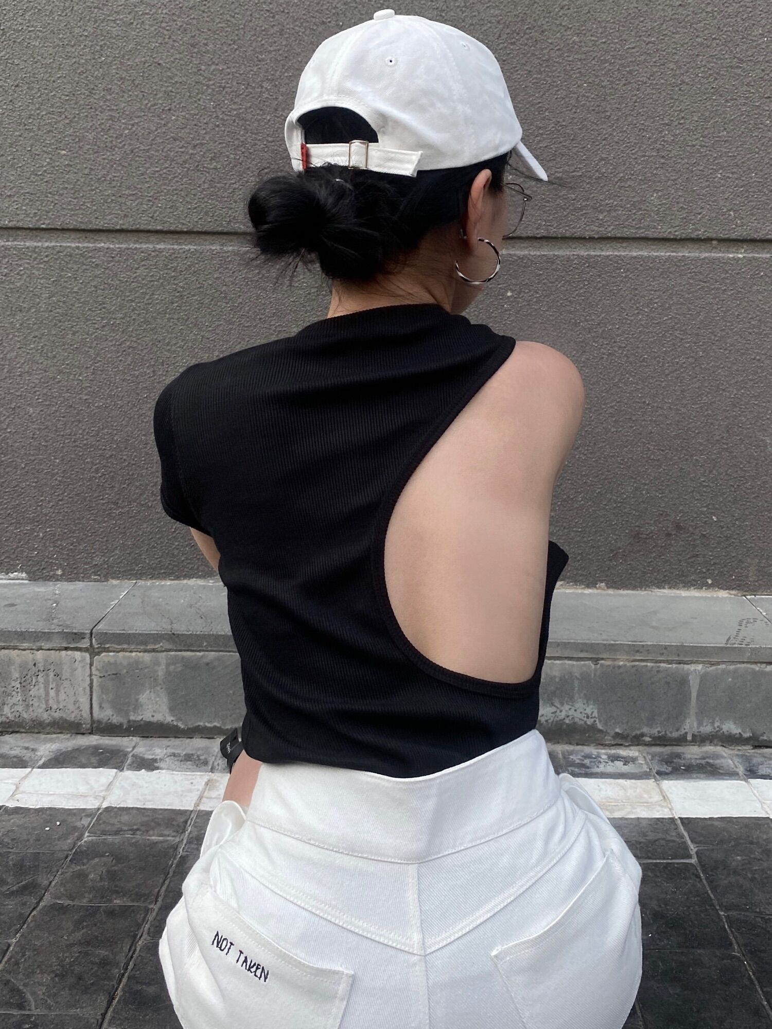 CUT OUT TOP Áo tay dài cắt xẻ Eagle Studio