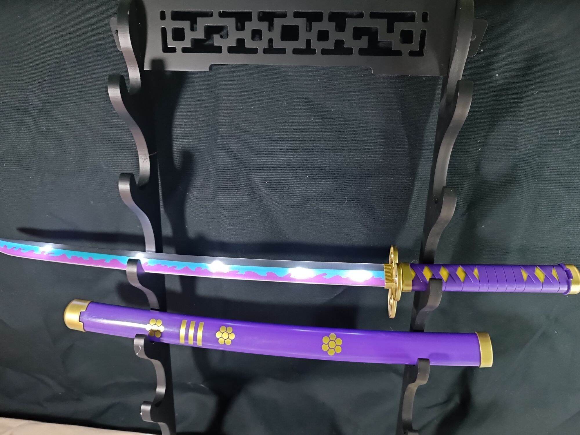 Kiếm phát sáng Zoro One piece