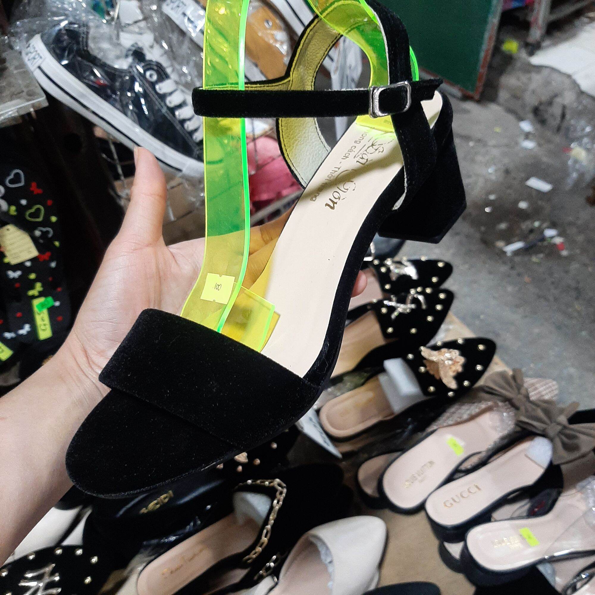Sandal gót vuông 5p nhung cực xinh