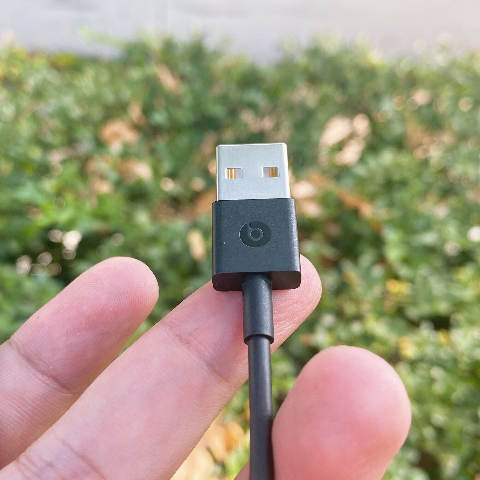 Cáp USB Lightning ngắn 20cm Beats chính hãng (Do Appple sản xuất), có chứng nhận MFi.