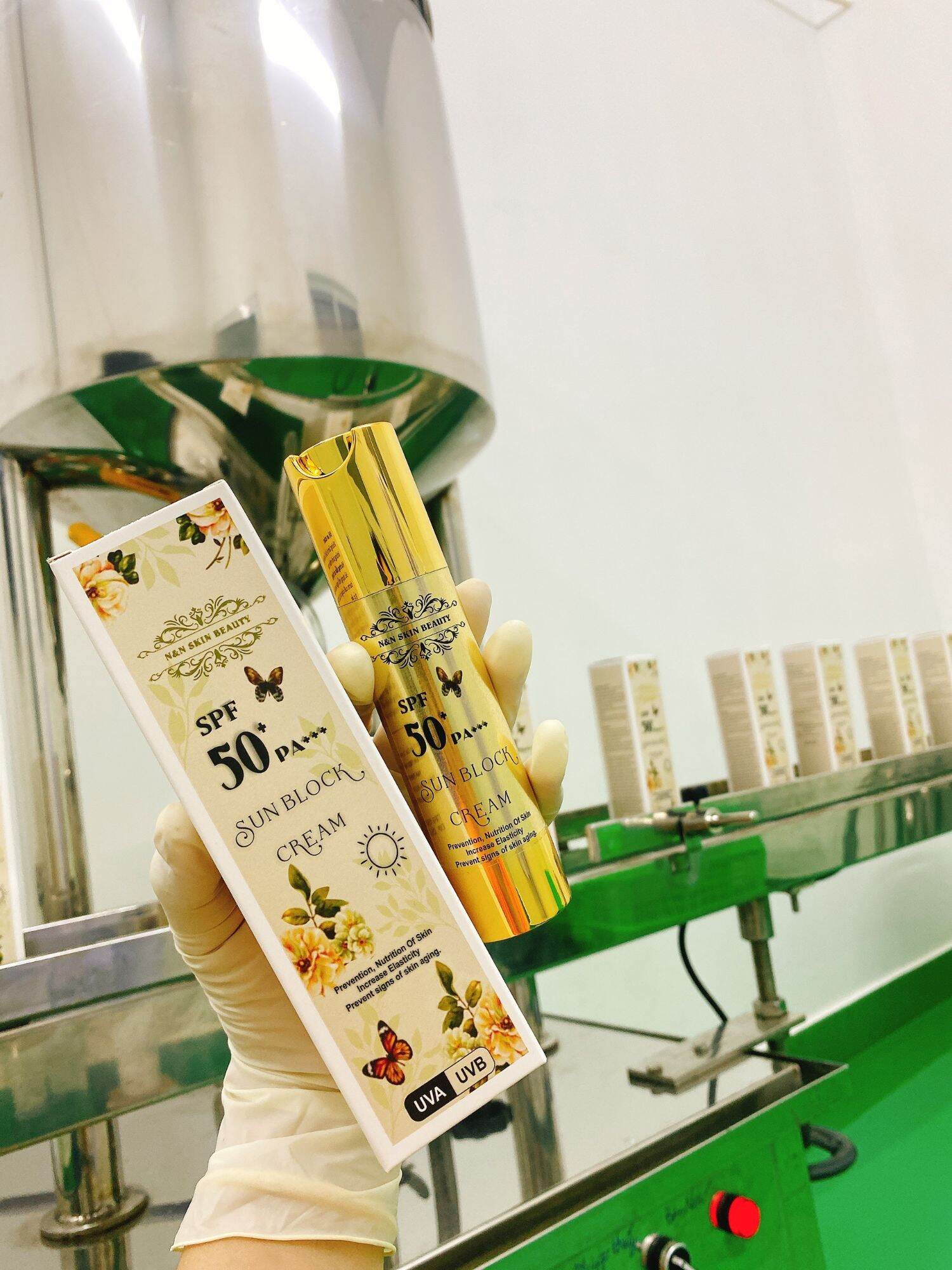 KEM CHỐNG NẮNG CẤP ẨM BỔ SUNG COLLAGEN