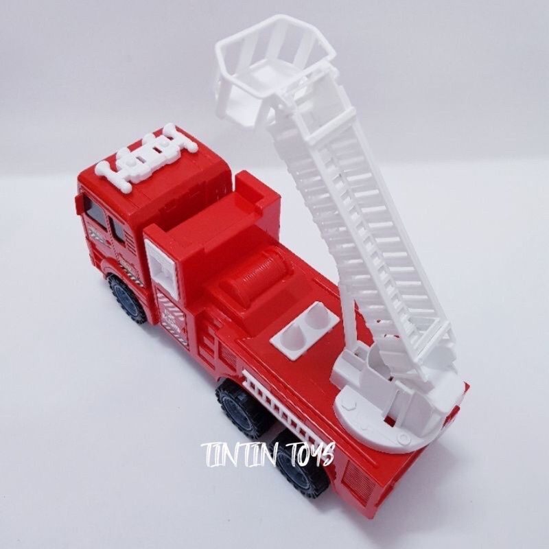 Xe cứu hỏa chạy trớn có thang siêu dài