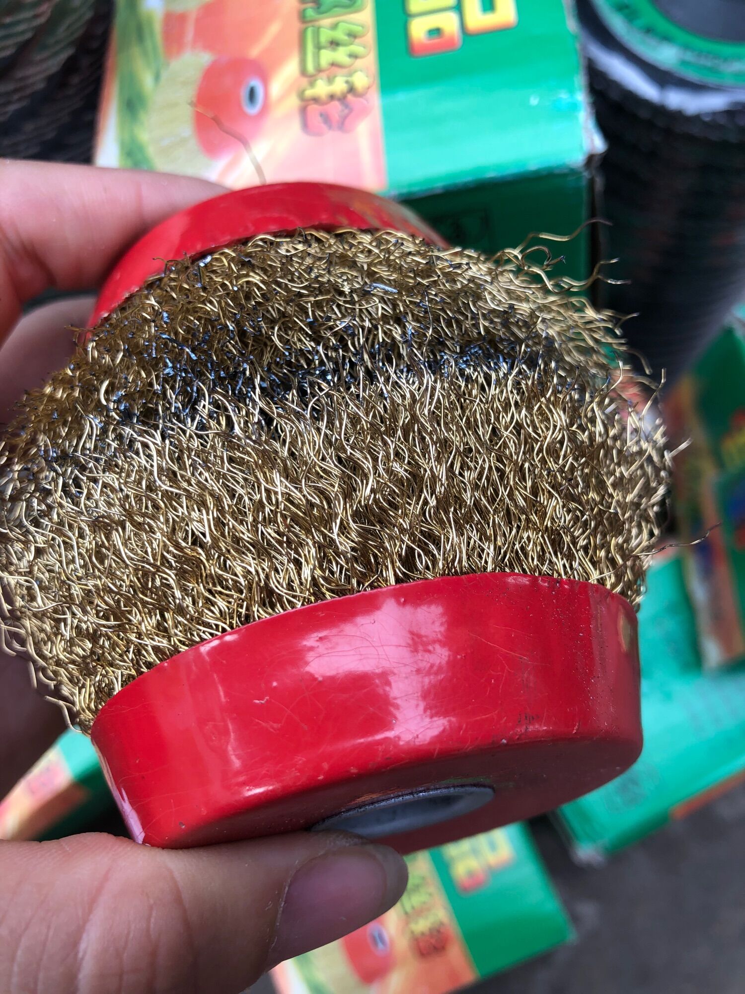 Chén Cước Chà Sắt-Đánh Rỉ Sét Nắp Đỏ