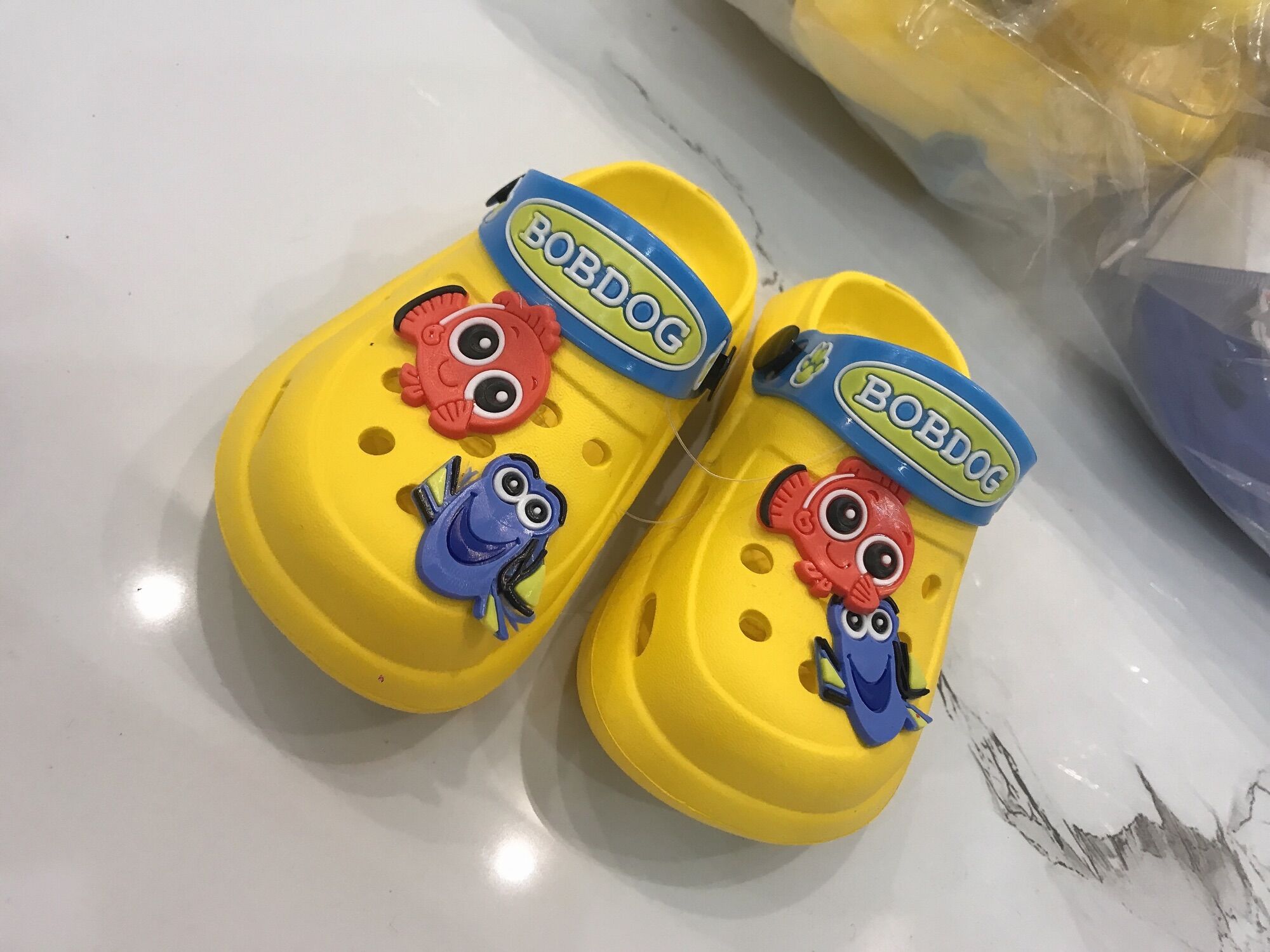 Dép sục cho bé 1-5 tuổi .