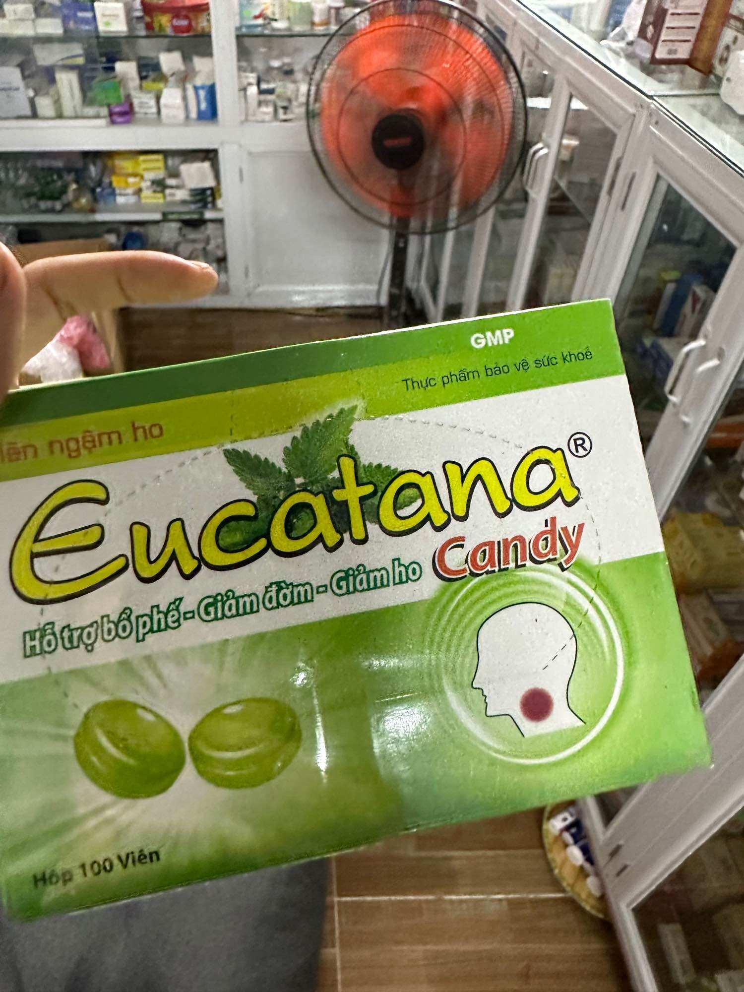 Kẹo ngậm eucatana hộp 100 cái