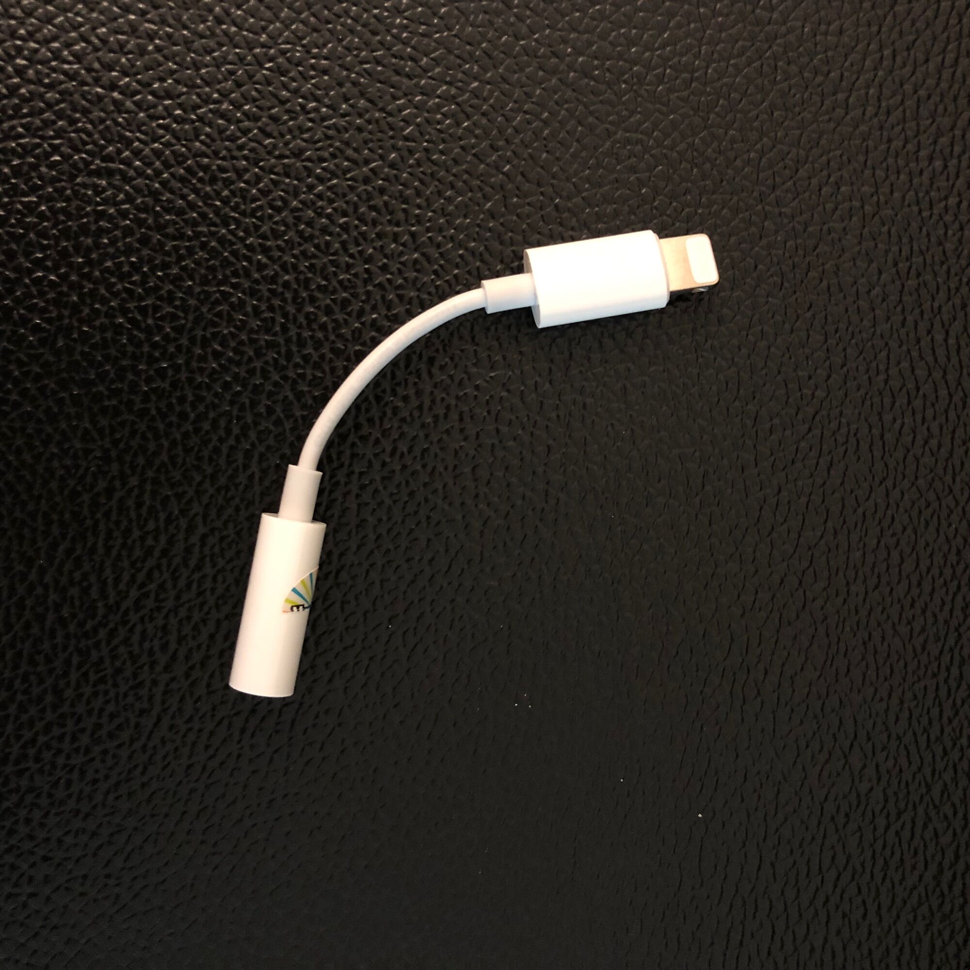 Jack chuyển cổng ligtning sang 3.5 dùng cho ip