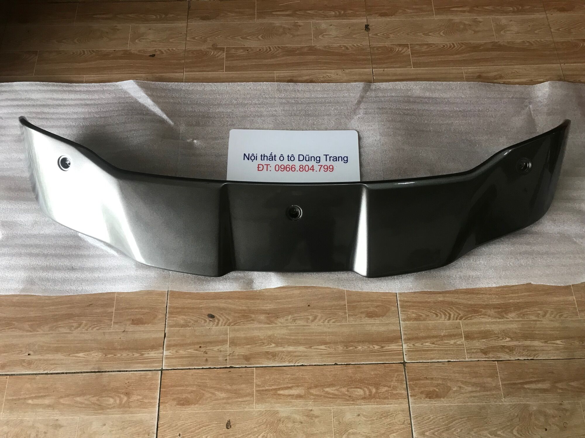 Đuôi gió XL7 mẫu lượn sóng