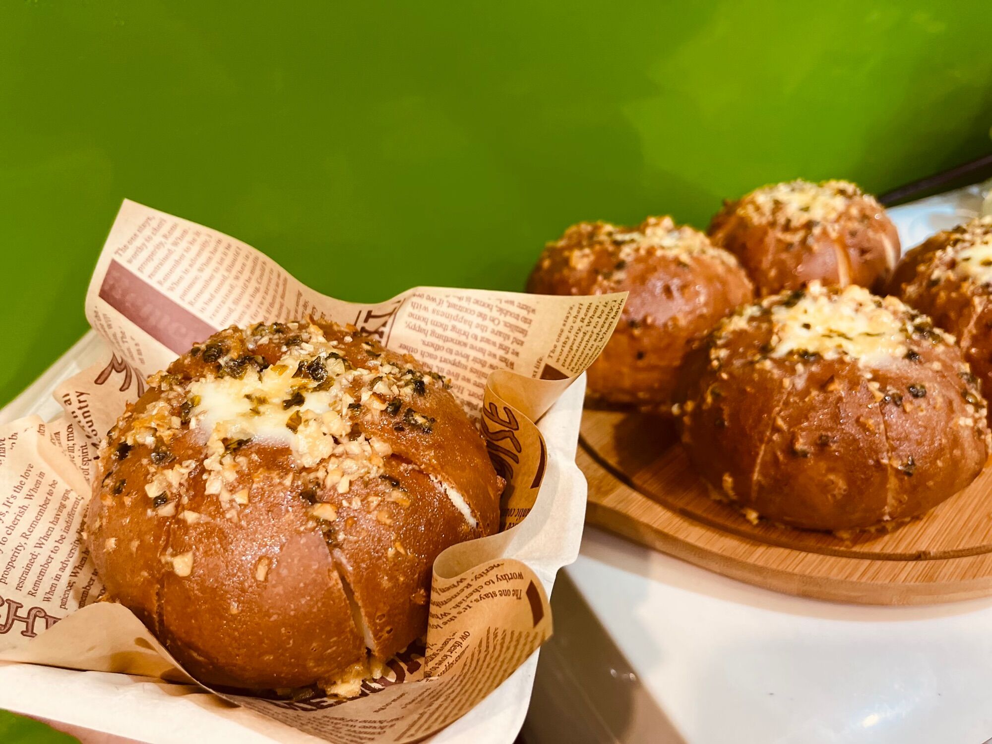 Bánh Mì Bơ Tỏi (Garlic Butter Bread)