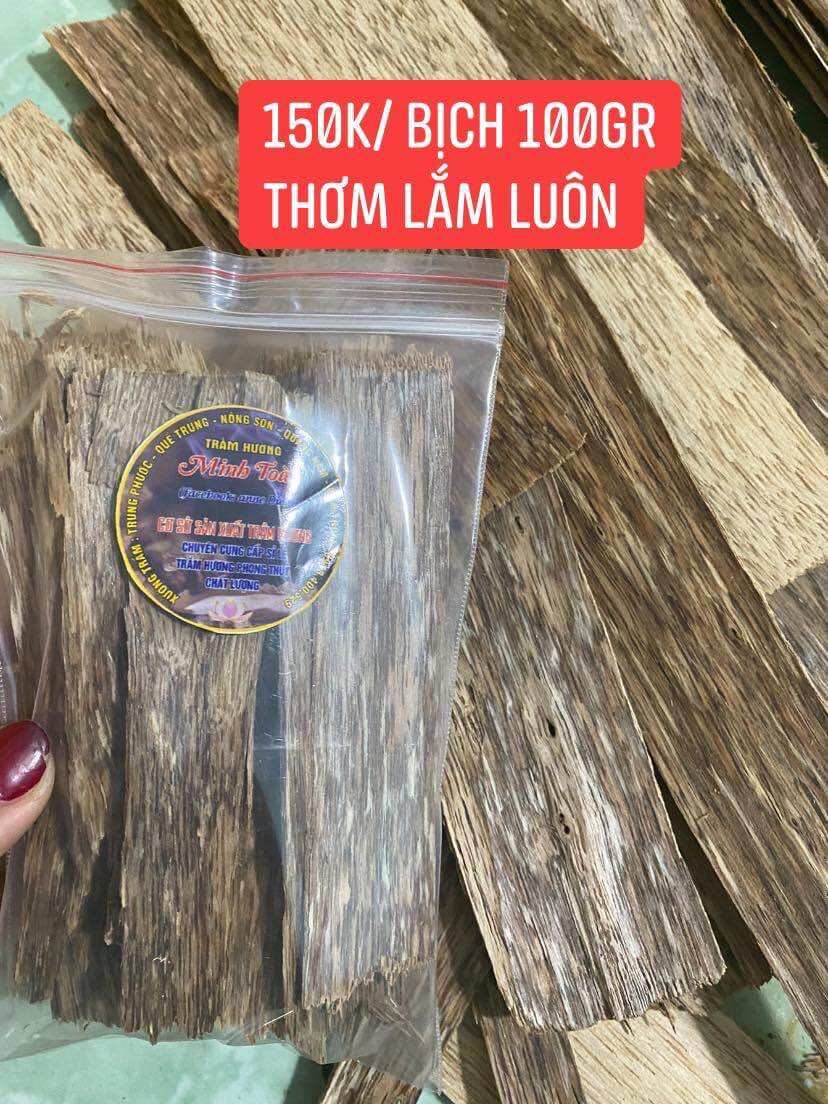 Xông trầm hàng xỉa. Miếng loại 1