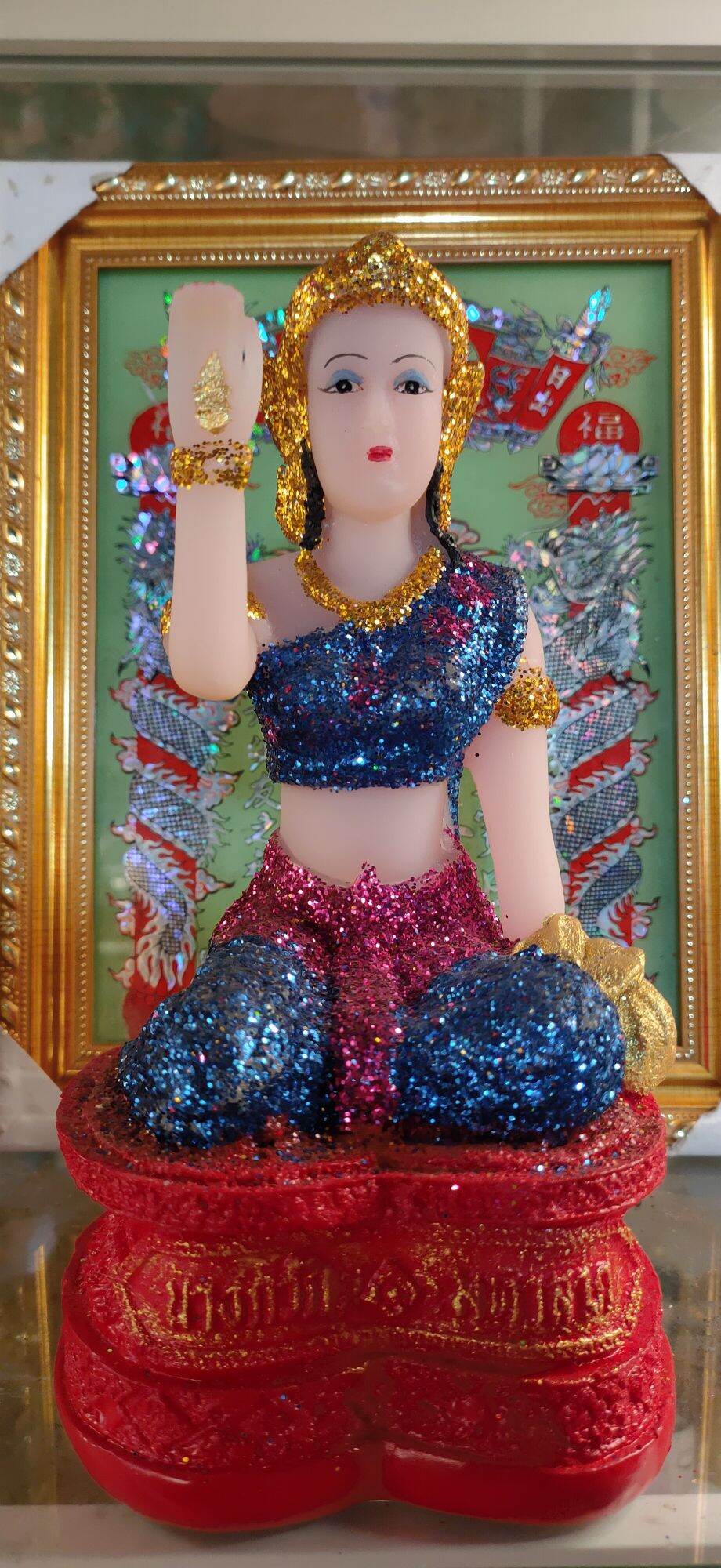 Tượng mẹ ngoắc cao 22 cm.