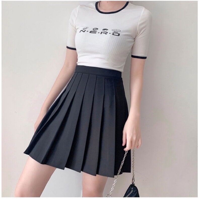 Chân váy xếp ly có lót trong
