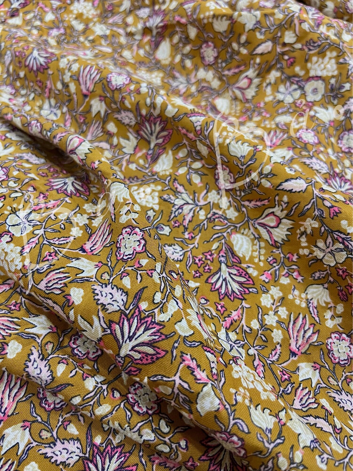 Vải xô linen vàng nghệ in hoa vintage mềm mịn rũ khổ 1m45