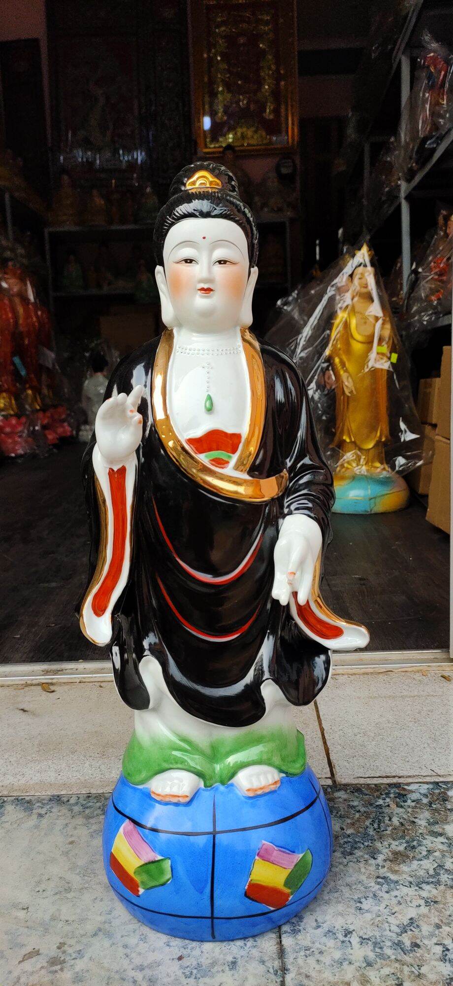 Tượng diêu trì địa mẫu cao 46 cm.