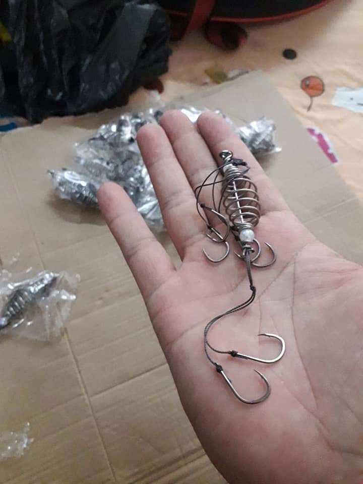 Lưỡi câu lăng xê tự buộc