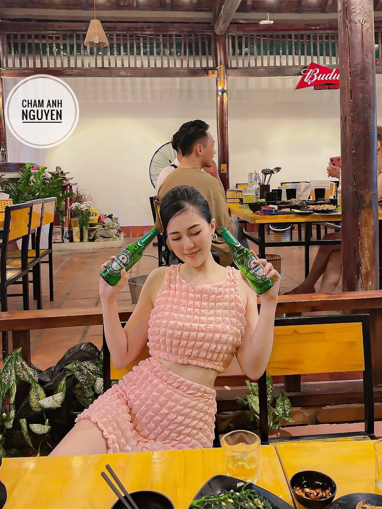 SET ÁO BA LỖ XỐP NỔI KÈM CHÂN VÁY