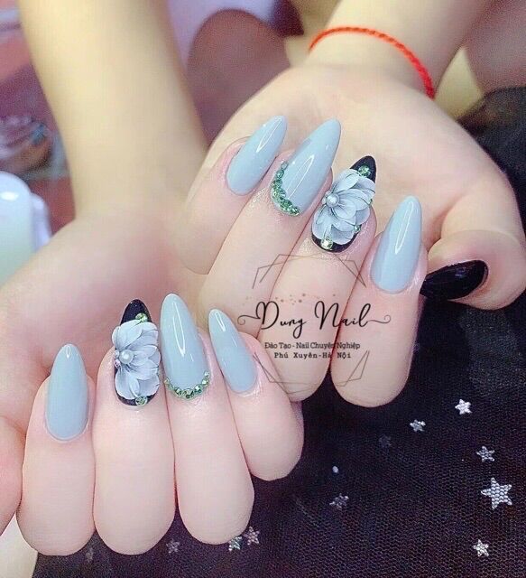 Lưới trăng sao chụp ảnh móng tay