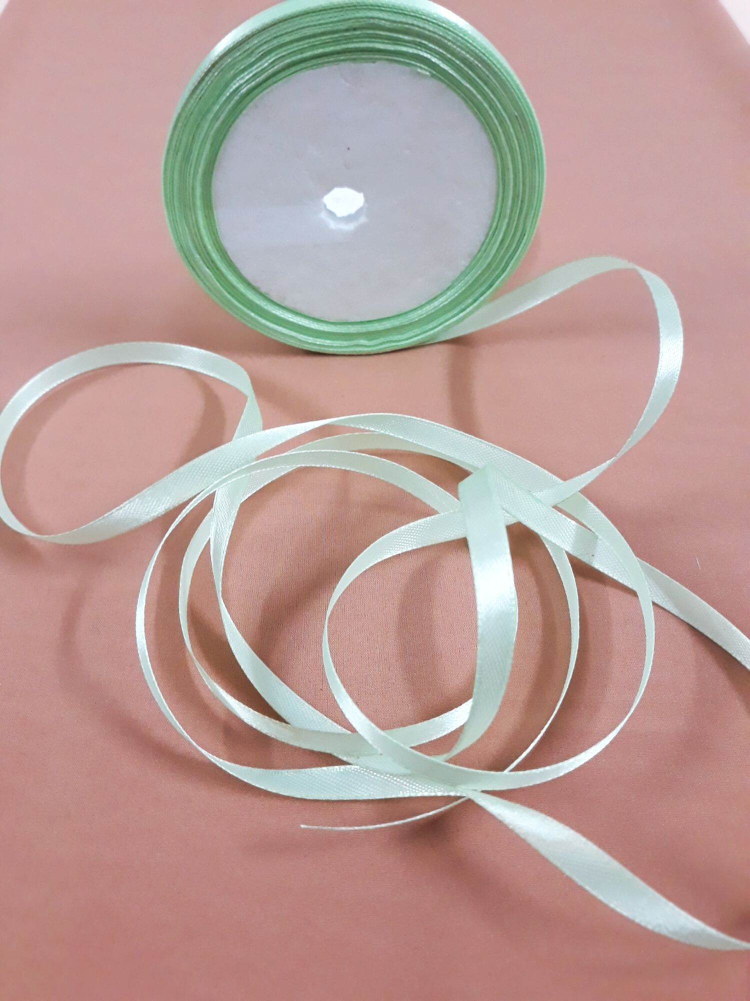 Cuộn ruy băng vải lụa bản nhỏ 0.7cm