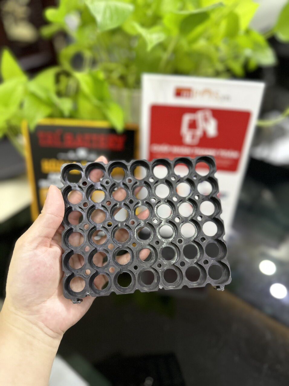 Khay Pin 18650 Sức Chứa 42 Cell
