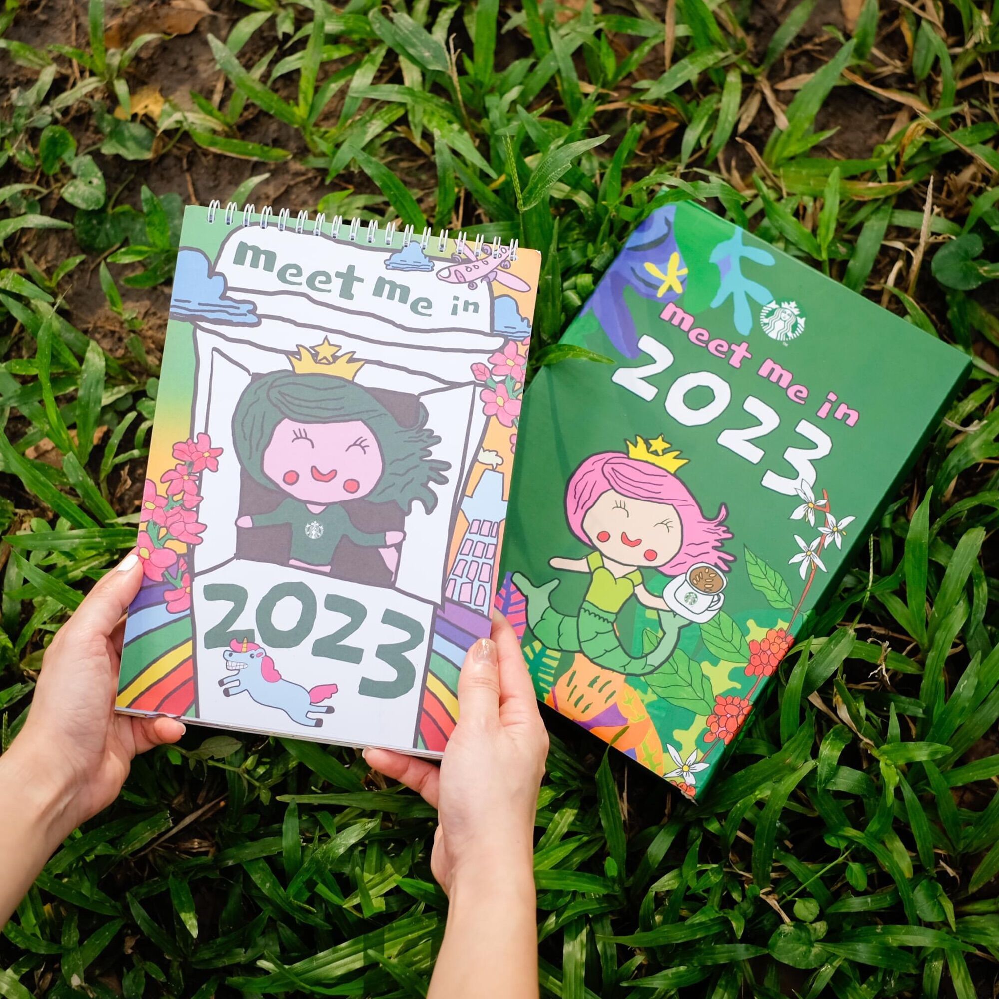 Lịch để bàn Starbucks Calendar 2024