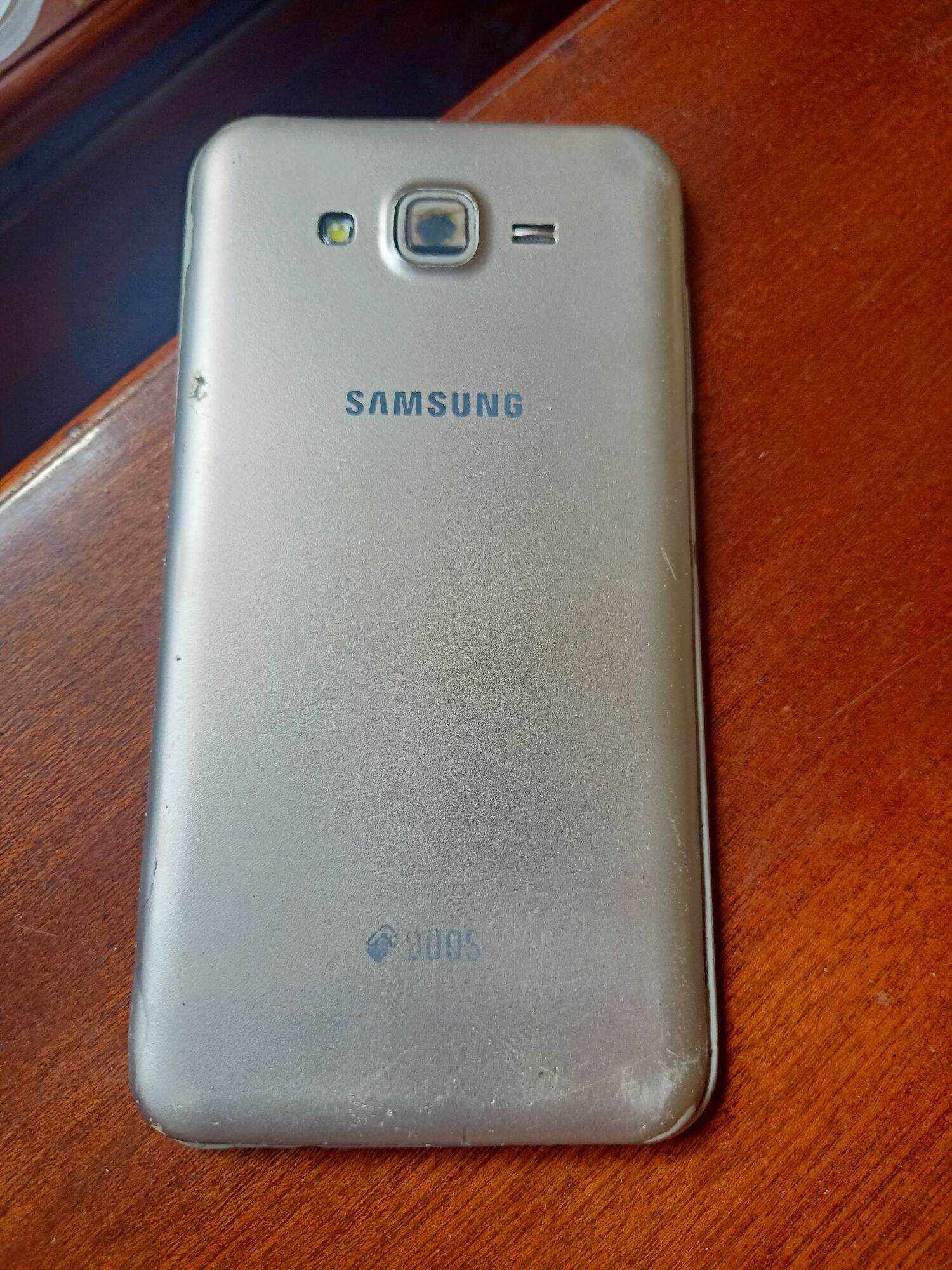 xác Samsung galaxy j7