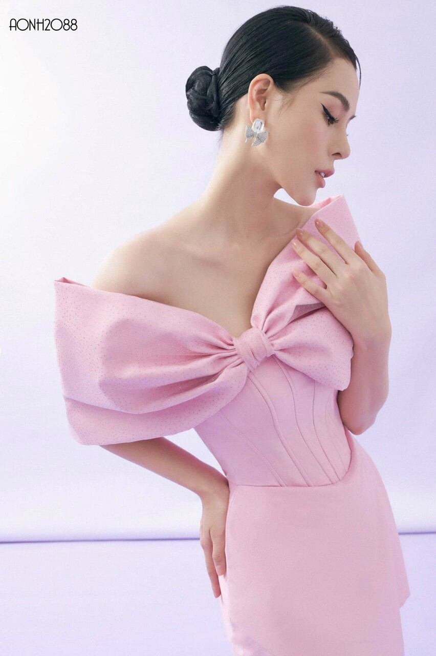 Đầm trễ vai nơ tréo