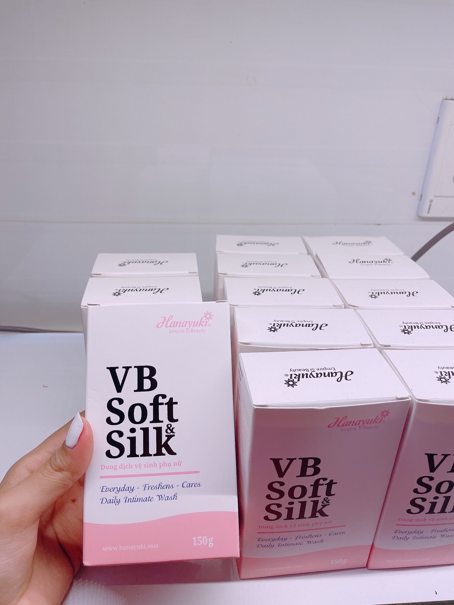 Dung dịch vệ sinh hana hồng